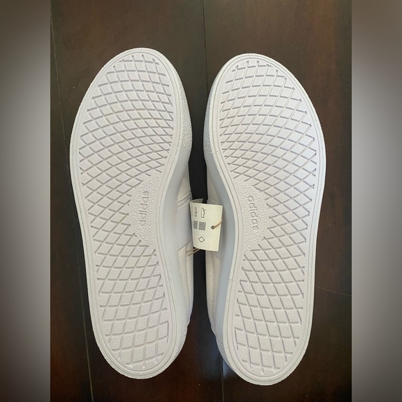 Adidas slip on women’s shoes 8.5 - Picture 2 of 3